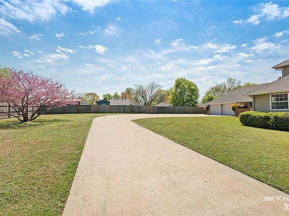 5th image of 20856 Lakeshore Dr #1063