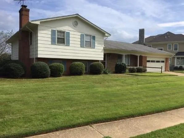 925 Fairway Dr NE, Vienna, VA 22180