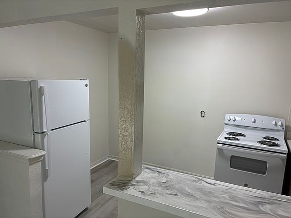 5th image of 5303 E 12th St #10