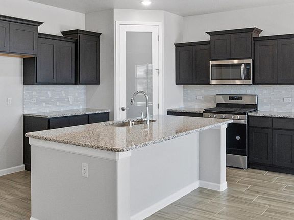 2nd image of 512 Twilight Dr