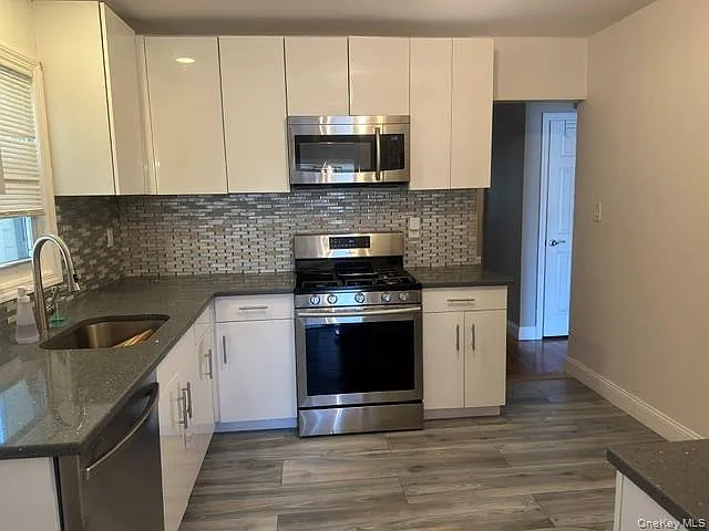 3 bed, 2.0 bath, 1376 sqft, $4,699 — Photo 3