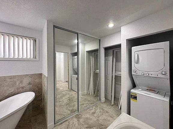 5th image of 24291 Bairndale Dr #B