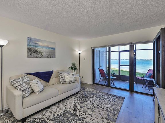 5th image of 6051 Sun Blvd APT 108