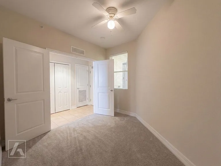 North Pointe Place — Photo 4