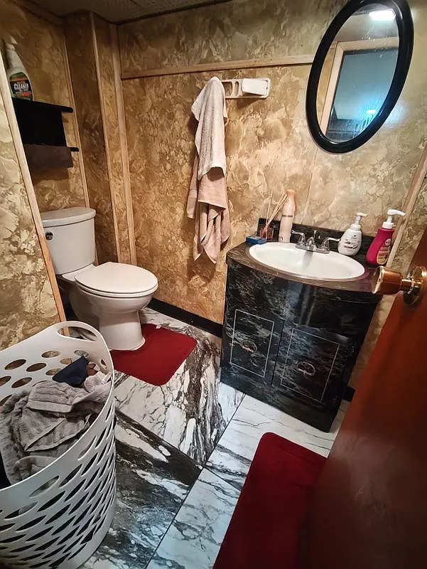 1 bed, 1.0 bath, 1900 sqft, $900 — Photo 3