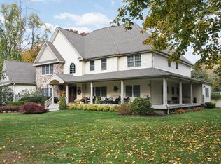 397 Bread And Cheese Hollow Road, Northport, NY 11768