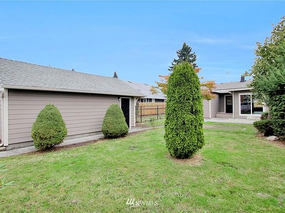 3rd image of 6140 Yakima Ave