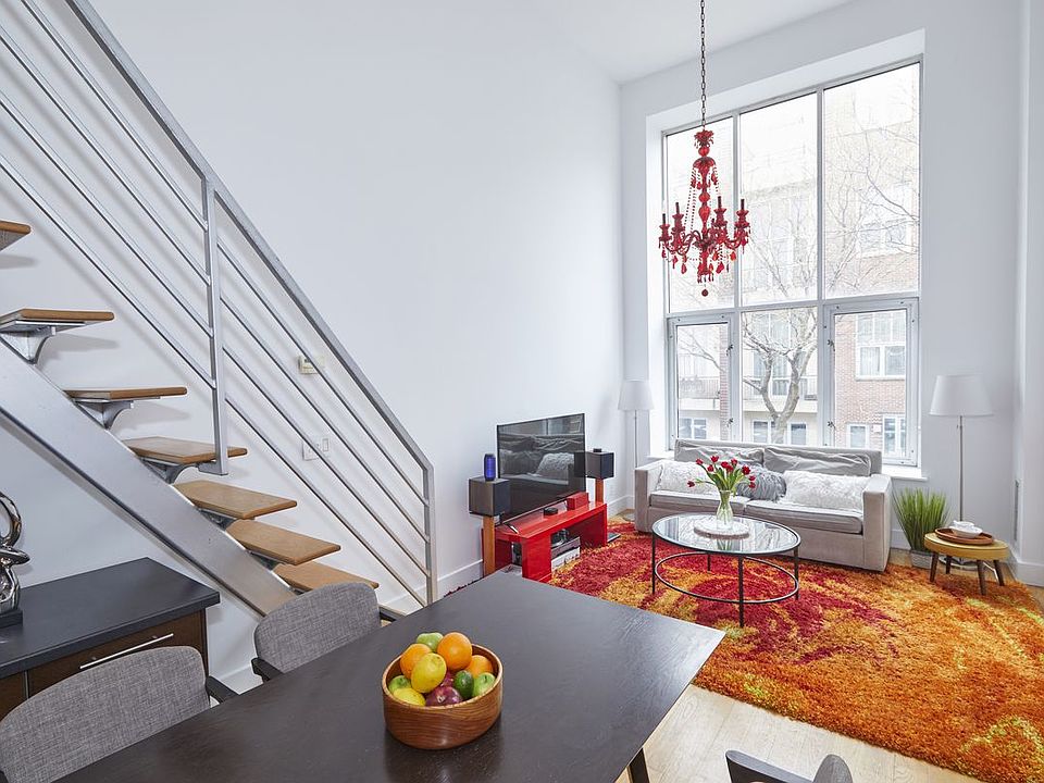 1st image of 158 Manhattan Ave APT 2A