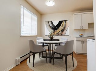 Allen Manor, Edmonton, AB T6B 1X1