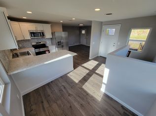 2705 Eddy St, Bettendorf, IA 52722