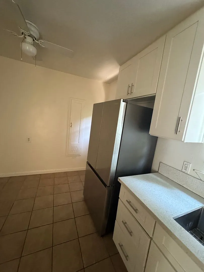 D2036 — Photo 2
