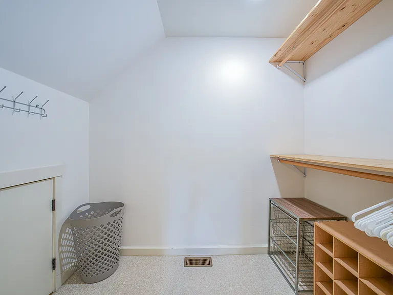 9 Boyd Ave — Photo 85