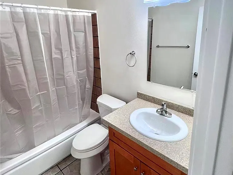 4109 W 5th St #C3 — Photo 8