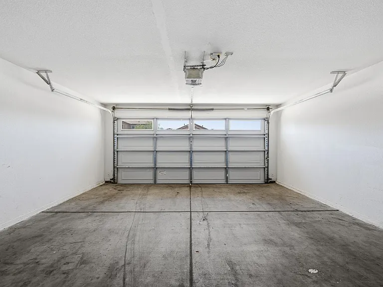 8205 S 45th Ln — Photo 13