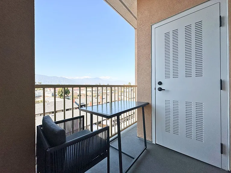 Begonia Place Luxury Apartments — Photo 62