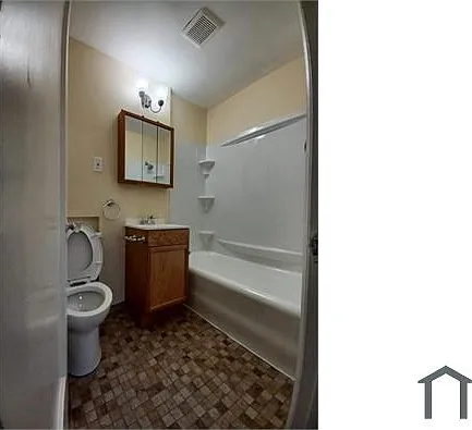 1520 Broadway #303 — Photo 6