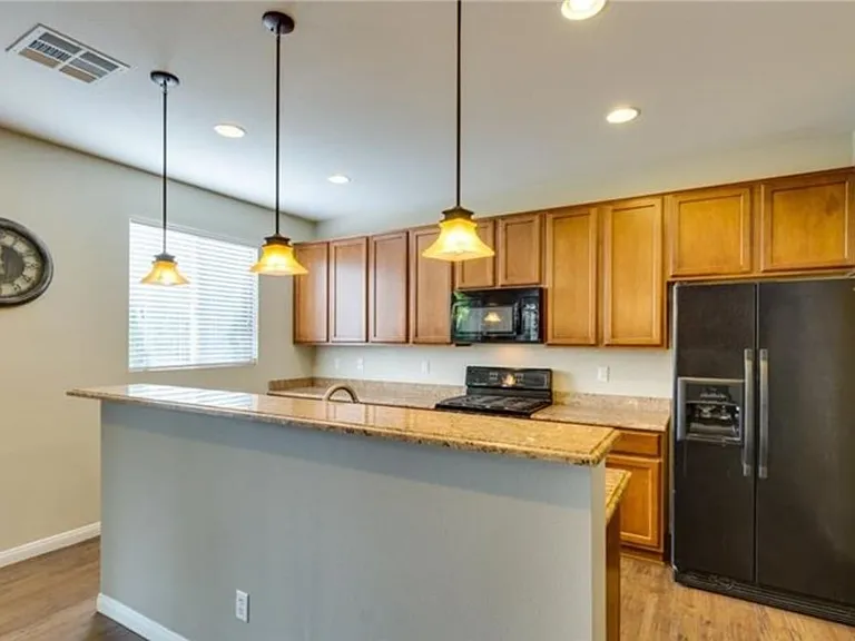 10725 Pearl River Ave — Photo 9