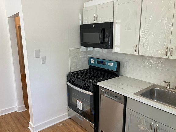 4th image of 627 W 34th St APT A
