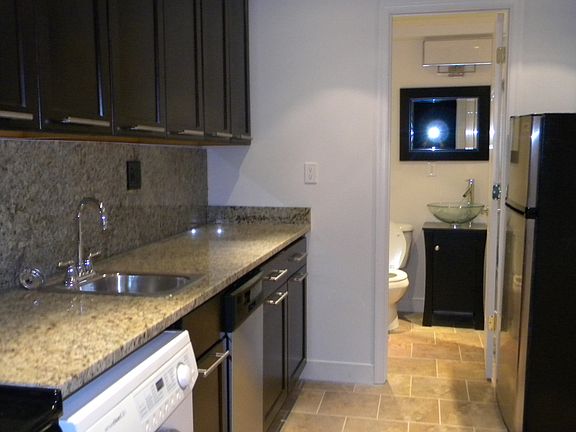 2nd image of 2800 E Grace St #B