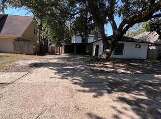 2610 Cherry Ln, Pasadena, TX 77502