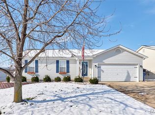 121 Falcon Way, Winfield, MO 63389