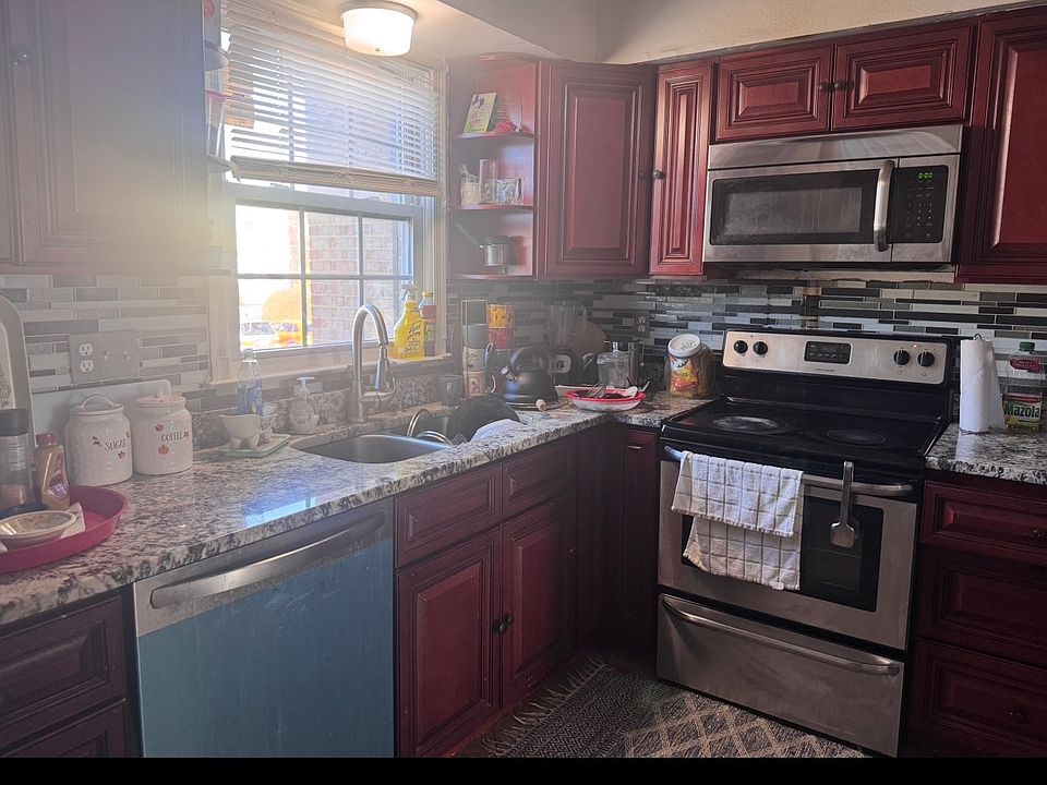 2nd image of 1017-B Brixton Ct