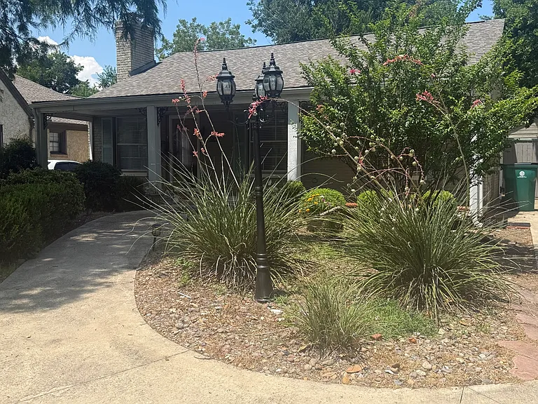 3105 NW 21st St — Photo 2