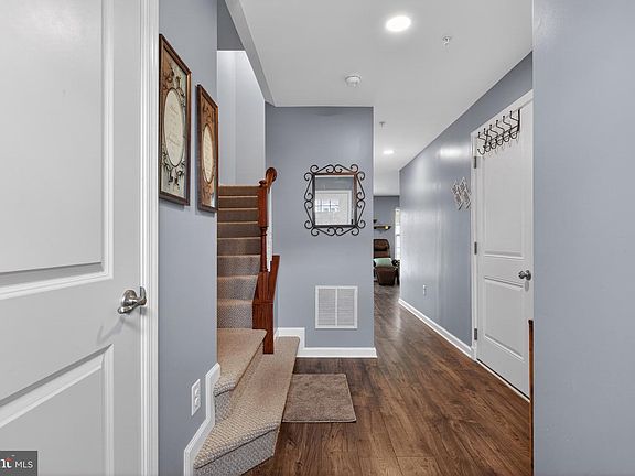 2nd image of 37 S Center St