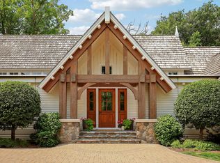 415 Carpenters Pt, Wayzata, MN 55391
