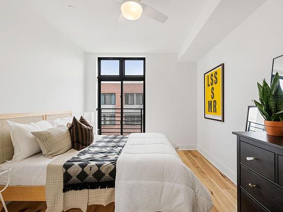 5th image of 2372 Jasper St #406
