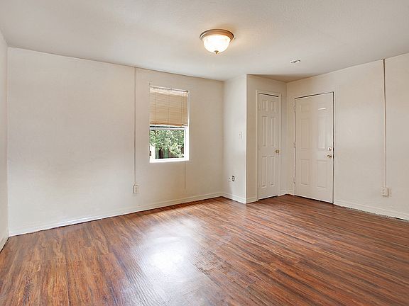 2nd image of 2316 Washington Ave APT 205