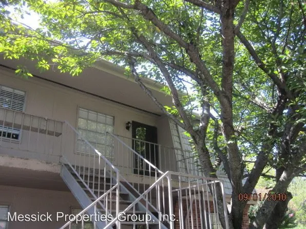 3812 I Country Club Rd, Winston Salem, NC 27104