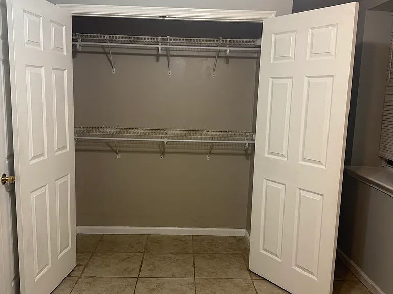 374 Sip Ave #1R — Photo 11