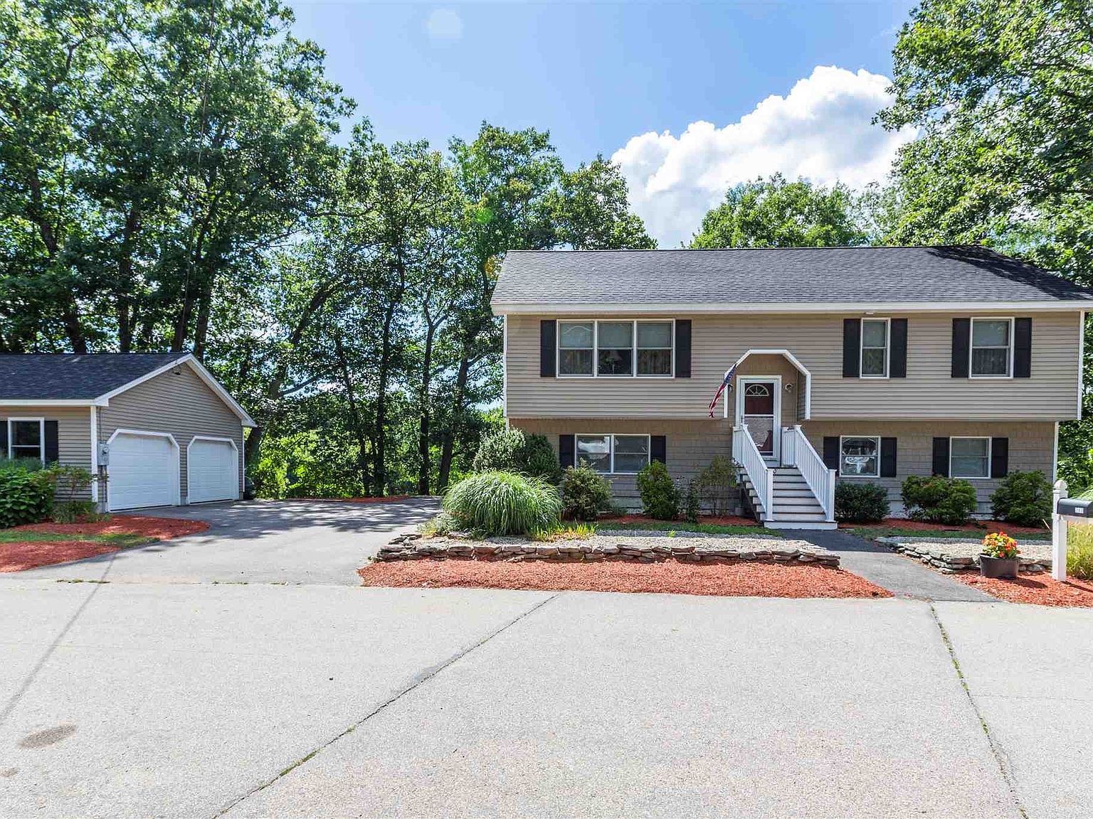 280 Riverdale Avenue, Manchester, NH 03103 | Zillow