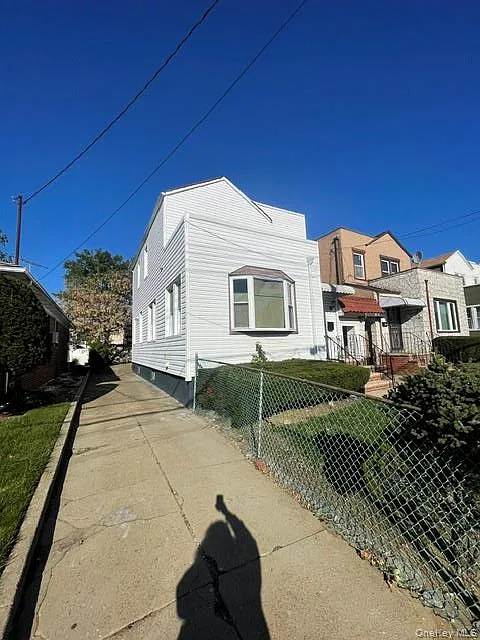 4 bed, 3.0 bath, 1316 sqft, $4,300 — Photo 2