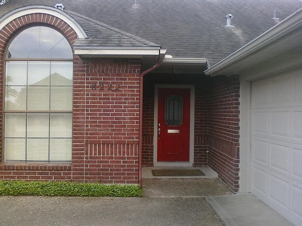 3 bed, 2.5 bath, 1960 sqft, $2,300 — Photo 2