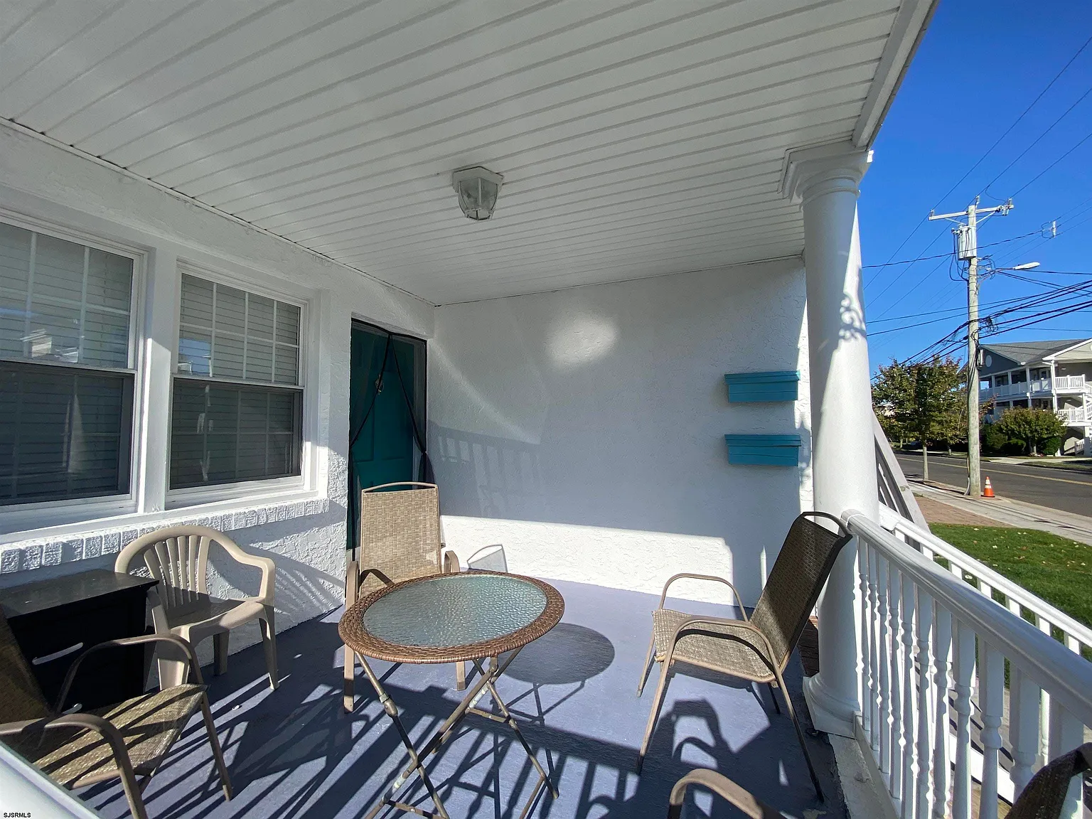 3 bed, 1.0 bath, $1,400 — Photo 3