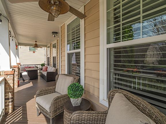 4th image of 320 Forbes Rd