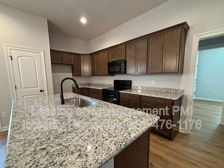 114 Betrillo Ct — Photo 3