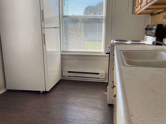 3rd image of 110 Andes Ave #1