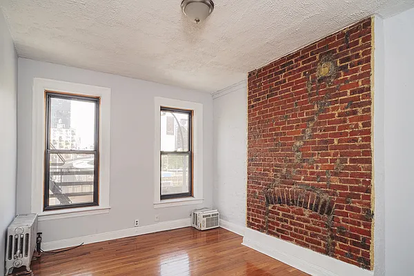 Rented by Dom & E Property Management | media 25