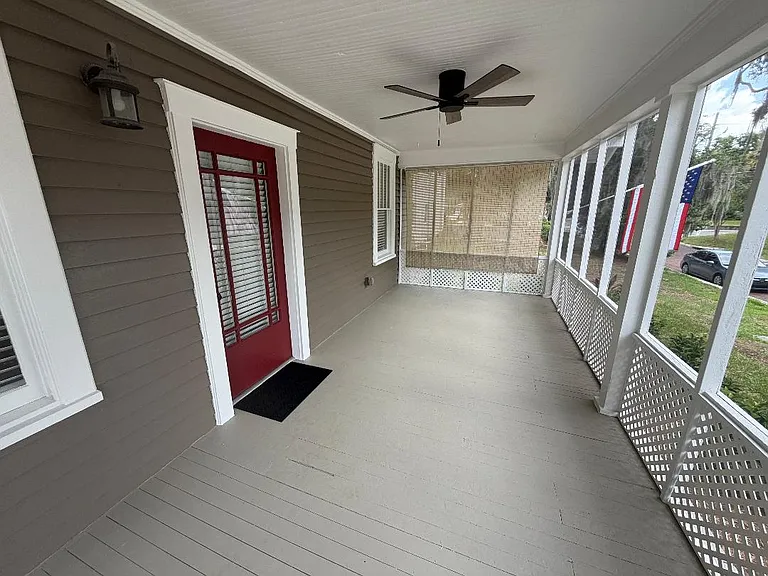 1115 Elmwood St — Photo 4