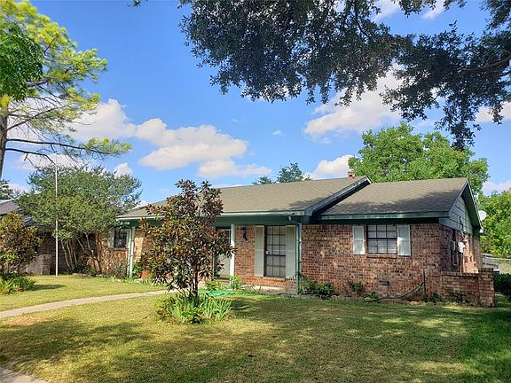 2nd image of 613 Brookfield Dr
