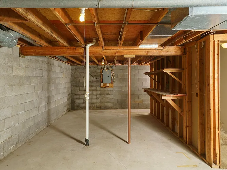 617 Onyx St — Photo 7