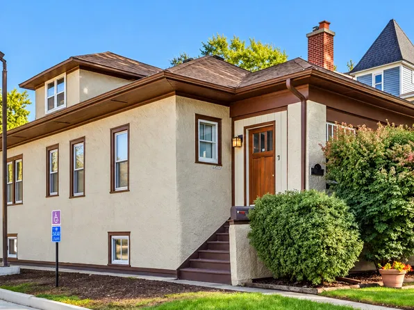 3313 Home Ave, Berwyn, IL 60402