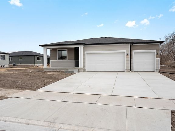 SLC_EricksonMeadows_frontexterior_261-Hatchet-Ranch-Drive
