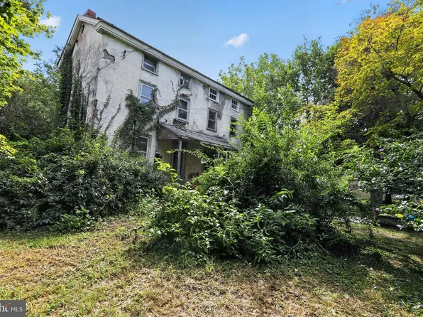 210-212 Heckle St, Phoenixville, PA 19460