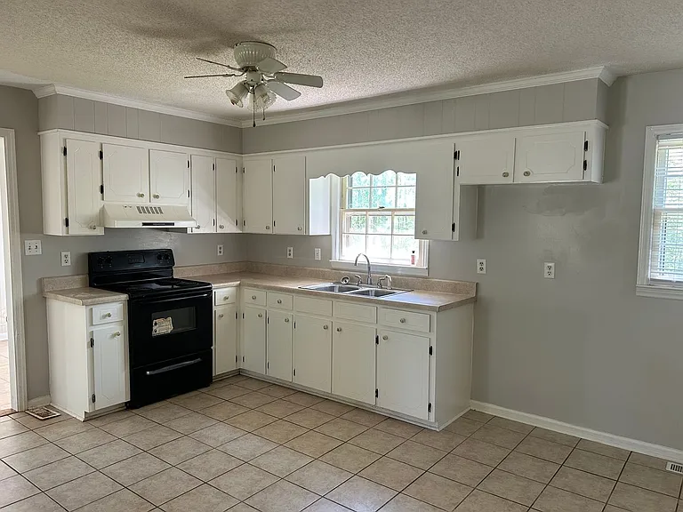 545 Asbury Rd — Photo 21