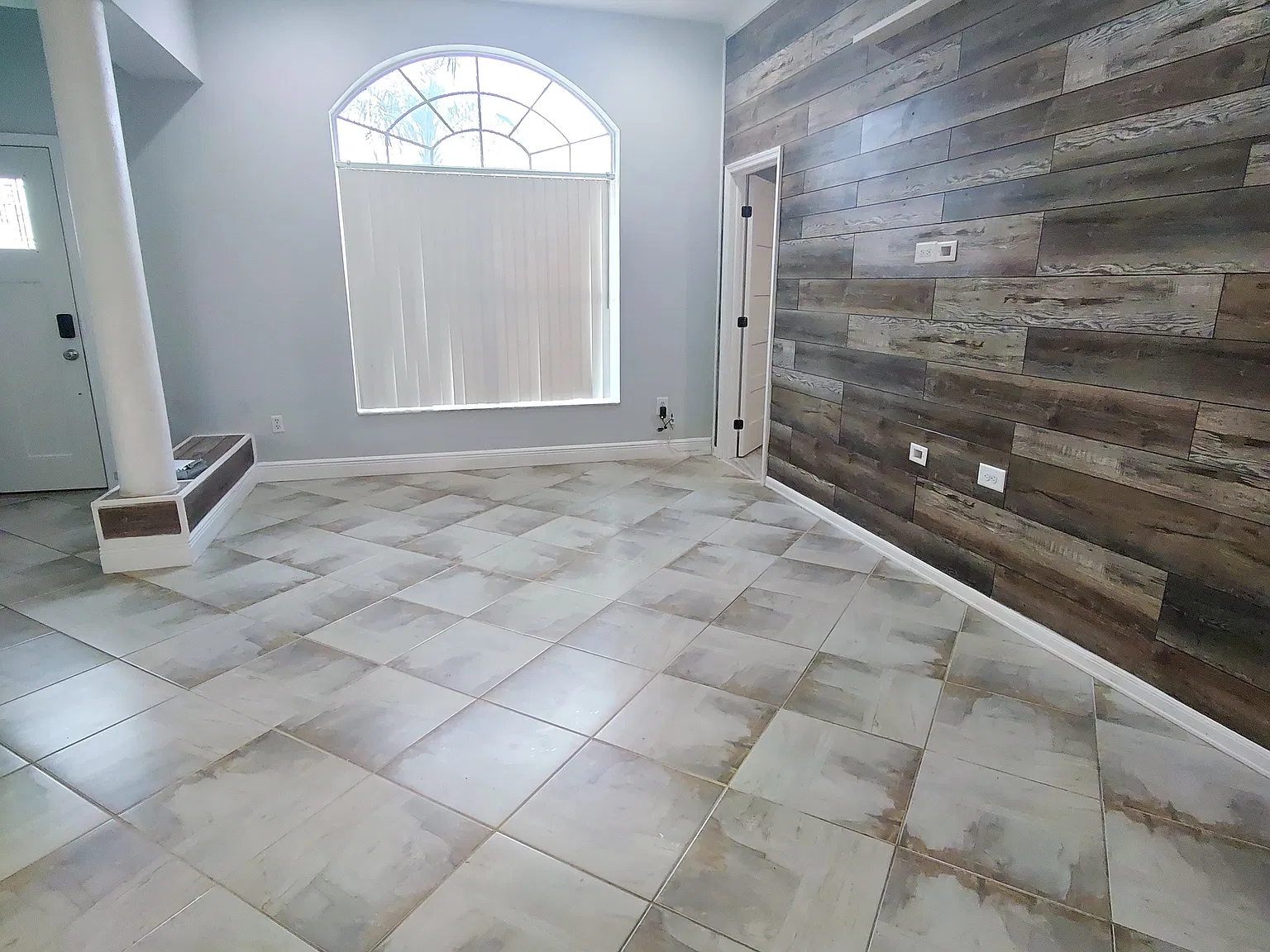 2 bed, 1000 sqft, $1,950 — Photo 1