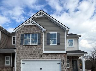 394 Lanier Cir, Woodstock, GA